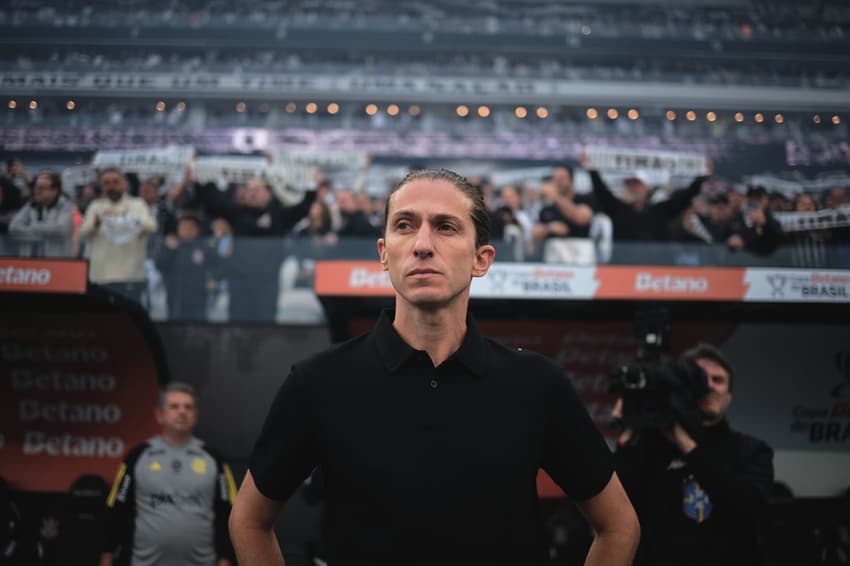 Filipe Luís durante o jogo entre Corinthians e Flamengo, pela Copa do Brasil