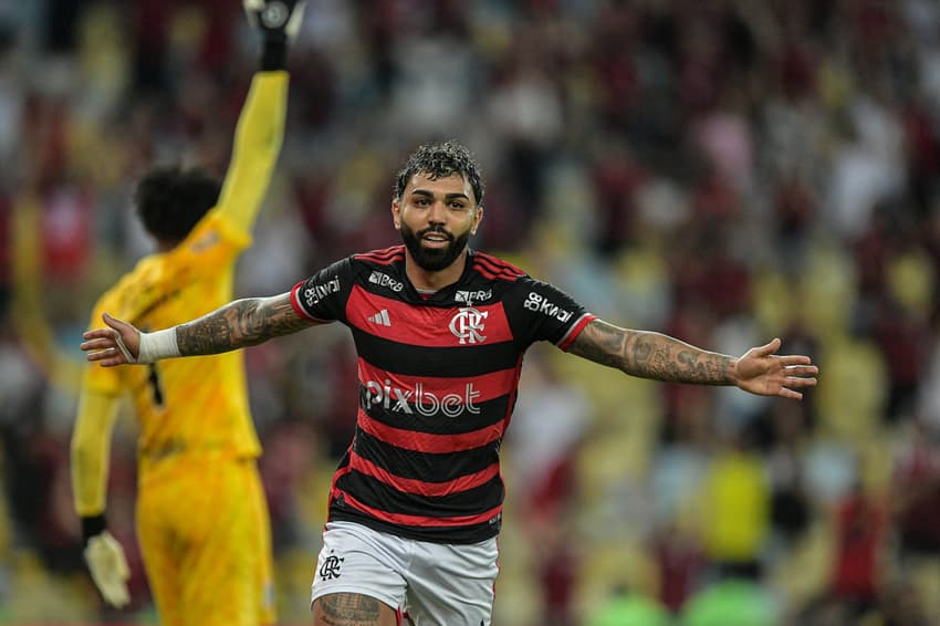 Gabigol comemora gol irregular em Flamengo x Corinthians