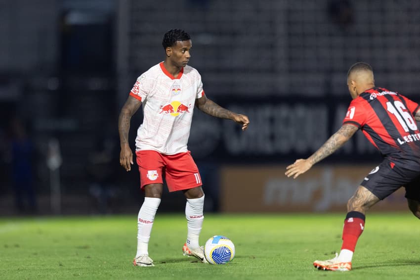 Helinho-jogador-do-Bragantino-scaled