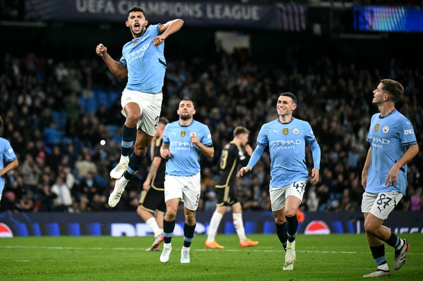 ogadores-do-Manchester-City-comemorando-o-gol