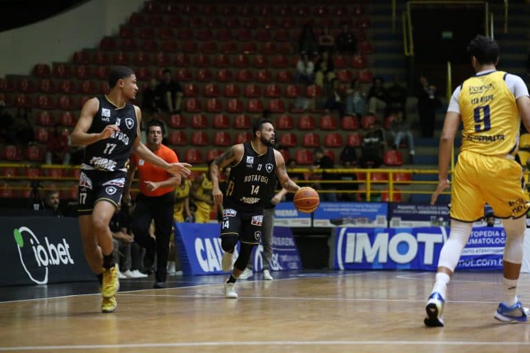 Mogi Basquete x Botafogo - NBB