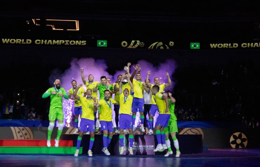 Seleção Brasileira de Futsal comemora título da Copa do Mundo de 2024