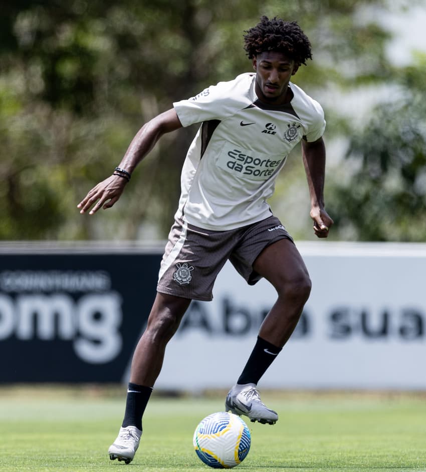 Talles Magno em treino do Corinthians 1210