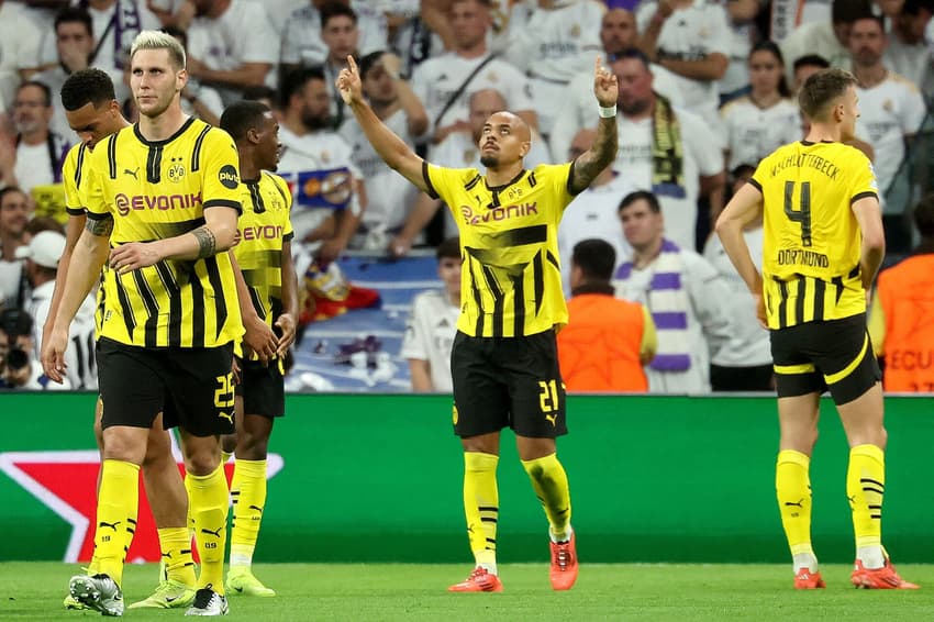 Malen comemora gol pelo Borussia Dortmund contra o Real Madrid (Foto: Jean Phillipe Marcou/AFP)