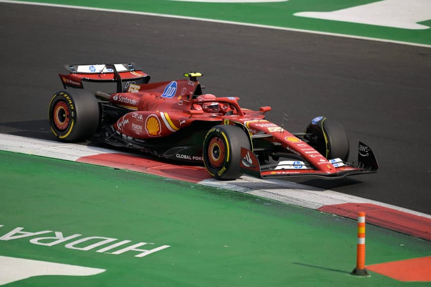 Carlos Sainz em ação na classificação para o GP do México