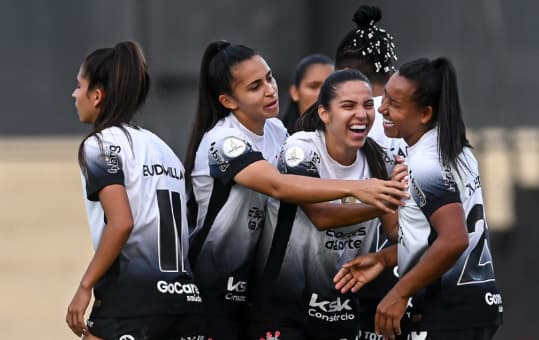 corinthians goleia na libertadores fem