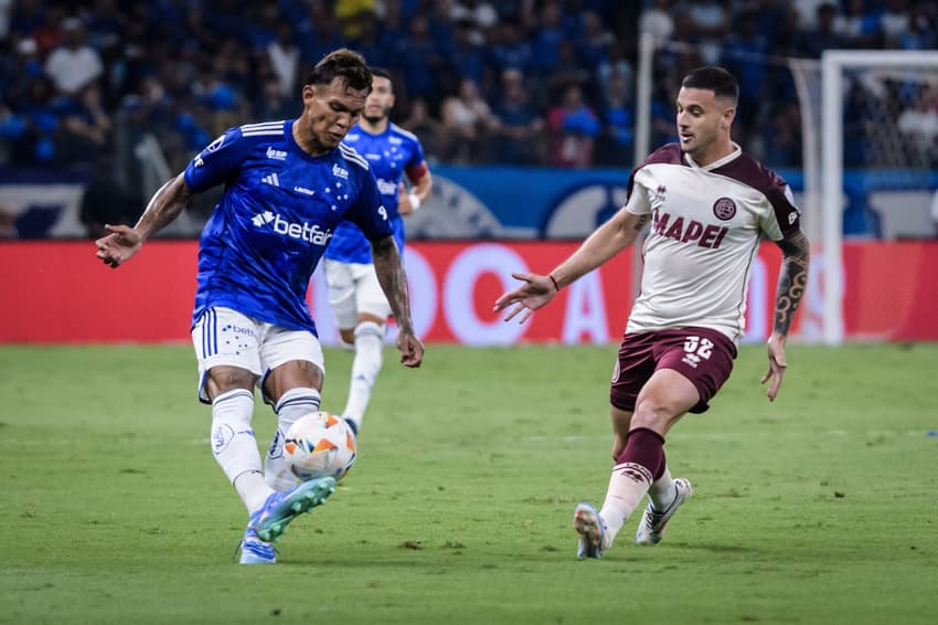 Cruzeiro e Lanús se enfrentam pela Sul-Americana (Foto: Gustavo Aleixo/Cruzeiro)