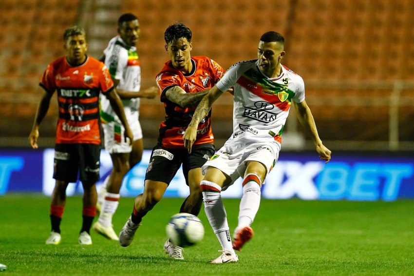 Confira as estatísticas em tempo real do jogo entre Brusque e Ituano (Foto: Marco Miatelo/AGIF)