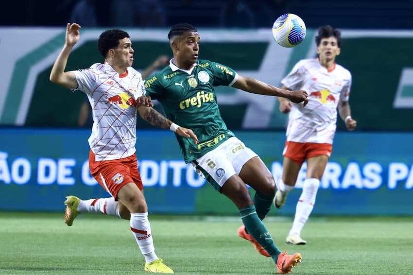 O Palmeiras enfrenta o Red Bull Bragantino pelo Brasileirão (Foto: Marcello Zambrana/AGIF)