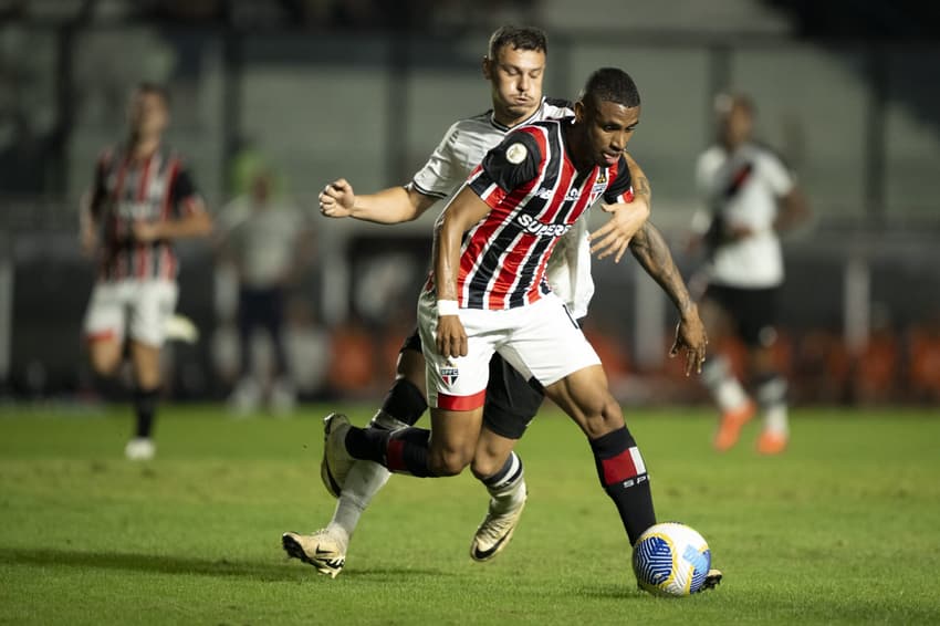 Depois de vitória do Vasco no primeiro turno, o São Paulo volta a jogar contra a equipe carioca pelo Brasileirão (Foto: Jorge Rodrigues/AGIF)