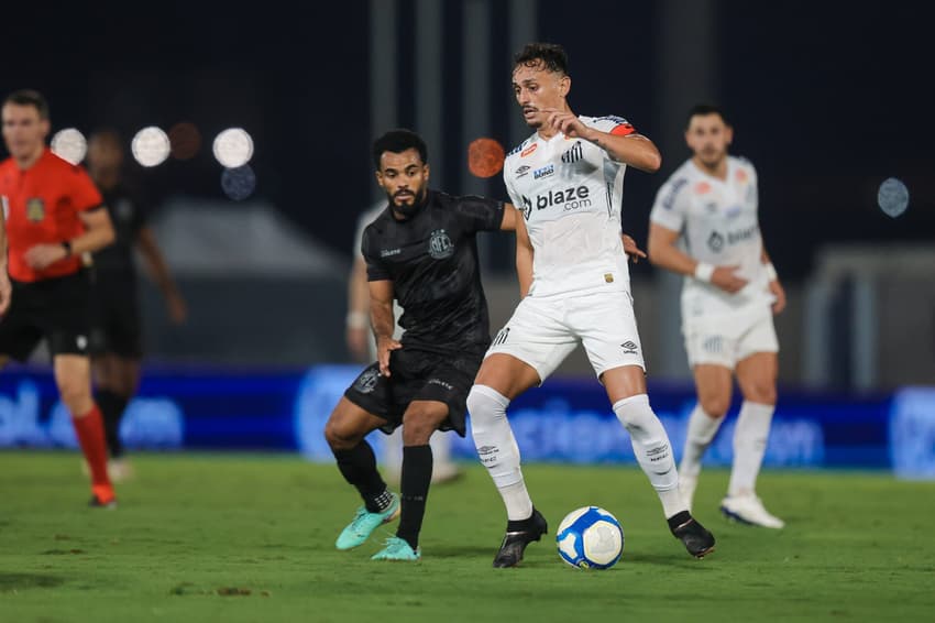 Santos e Mirassol se enfrentam pela Série B (Foto: Pedro Zacchi/AGIF)