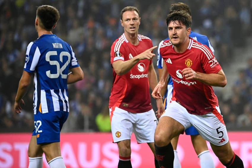 Maguire comemora gol decisivo contra o Porto (Foto: Miguel Riopa/AFP)