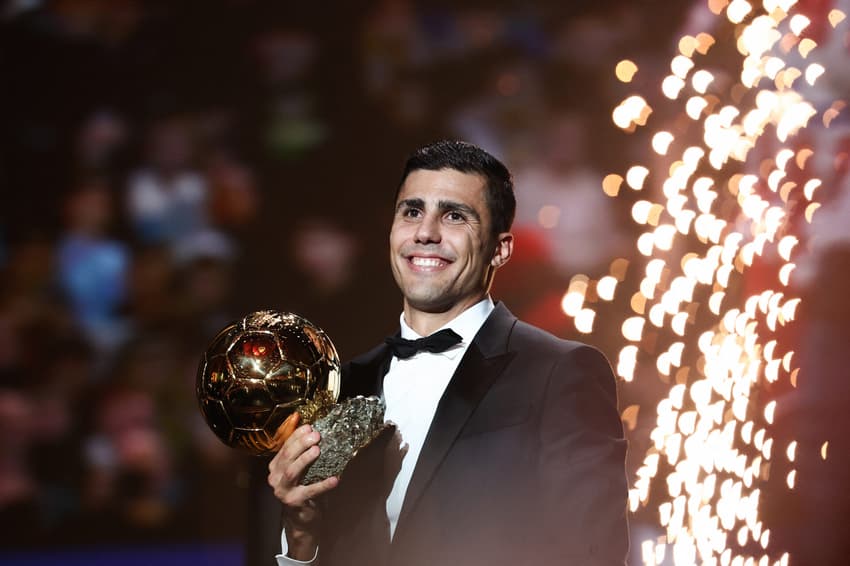 Rodri, volante do Manchester City, foi eleito melhor do mundo na temporada 2023-24 (Foto: Franck Fife/AFP)