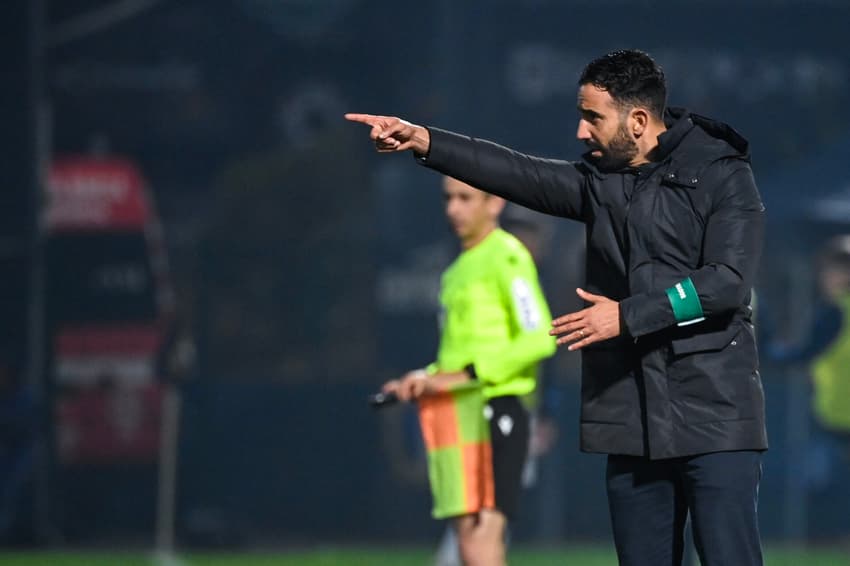 Rúben Amorim comanda o time do Sporting pelo Campeonato Português (Foto: Miguel Riopa/AFP)