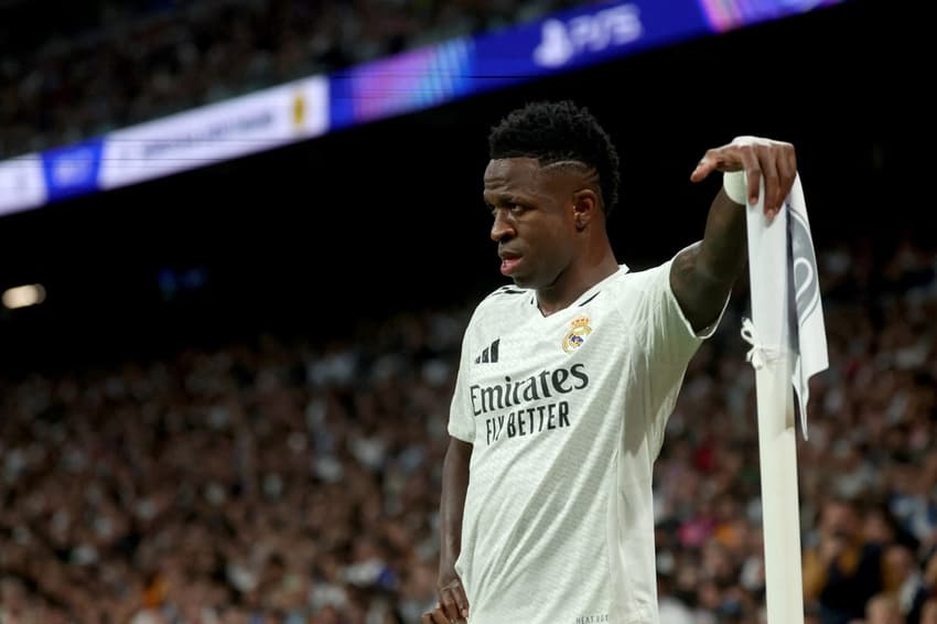 Vini Jr. em ação pelo Real Madrid contra o Borussia Dortmund (Foto: Pierre-Philippe MARCOU / AFP)