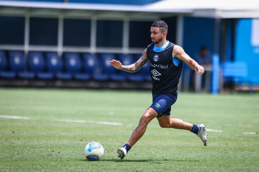 Fábio foi absolvido pelo STJD e fica à disposição de Renato (Foto: Lucas Uebel/Grêmio FBPA)