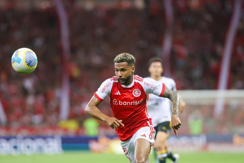 Wesley foi autor de um golaço do Internacional contra o Criciúma (Foto: Ricardo Duarte/SC Internacional)