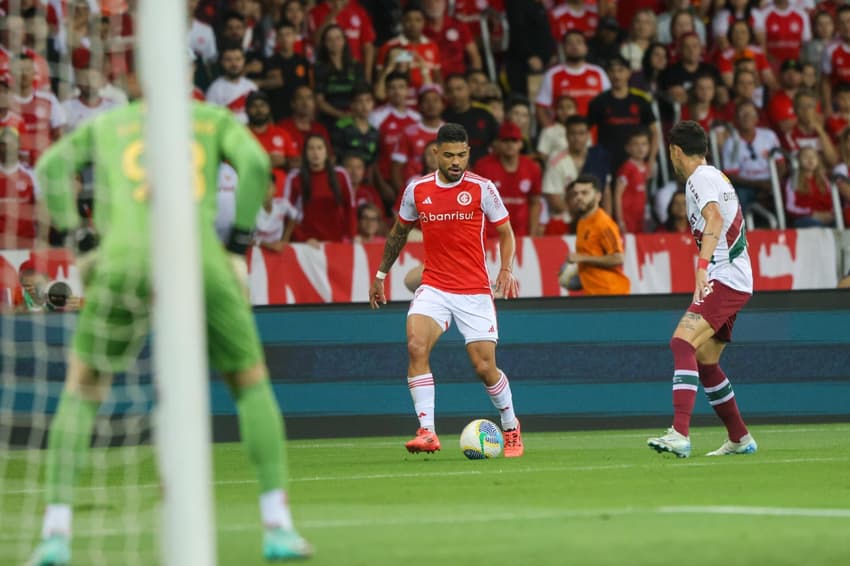 Bruno Tabata vira dúvida para enfrentar o Vasco (Foto: Ricardo Duarte/SC Internacional)