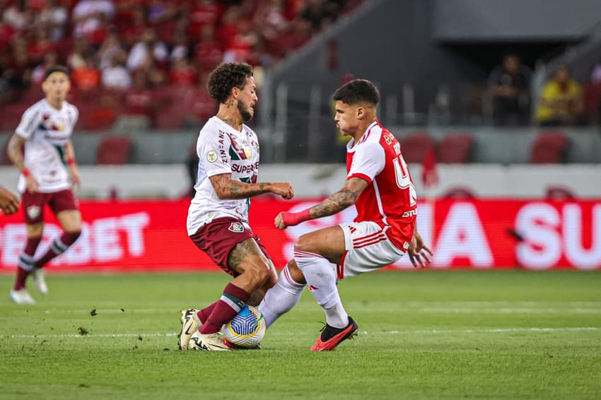 Rômulo é destaque no meio campo do Internacional (Foto: Maxi Franzoi/MS Sports)