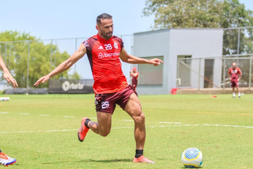 Thiago Maia vira dúvida para enfrentar o Vasco (Foto: Ricardo Duarte/SC Internacional)