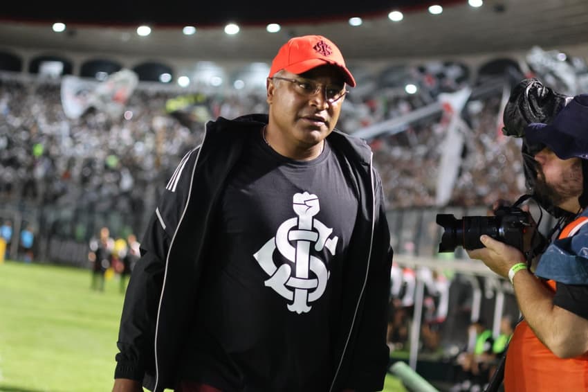 Roger Machado arranca elogios de torcedores do Inter (Foto: Ricardo Duarte/SC Internacional)