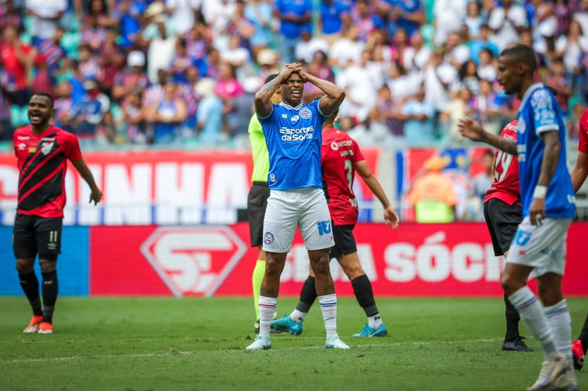 Jean Lucas perdeu chances na partida e foi vaiado pela torcida do Bahia