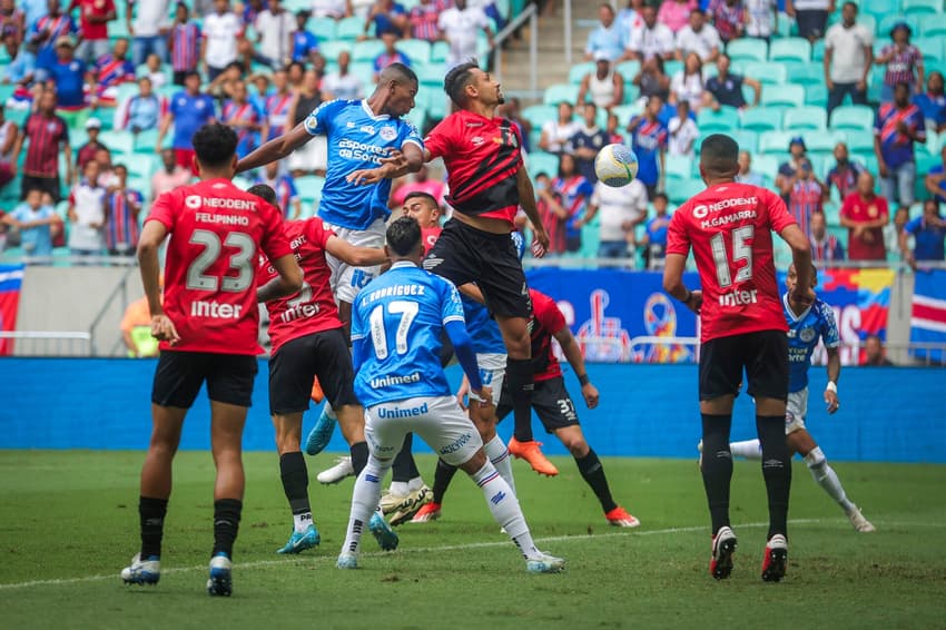 Bahia e Athletico-PR duelaram na Casa de Apostas Arena Fonte Nova