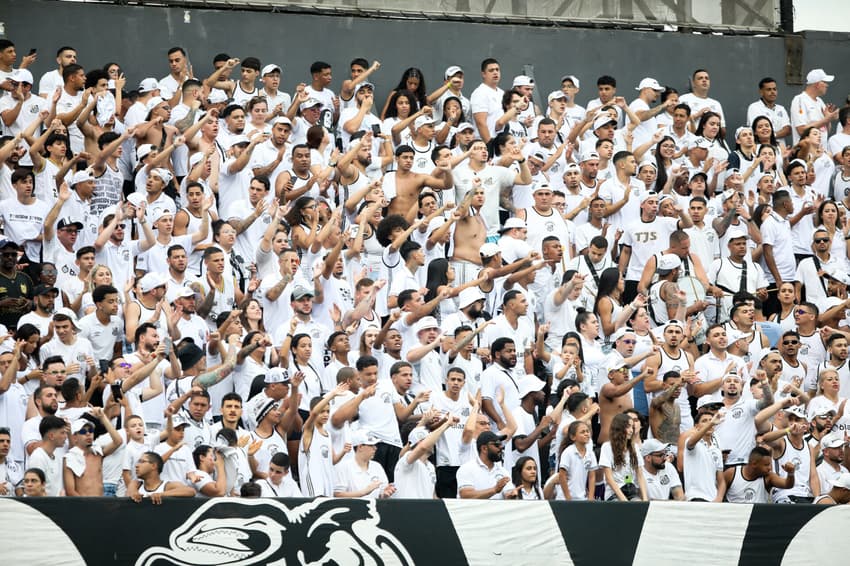 Torcida do Santos na Vila Belmiro