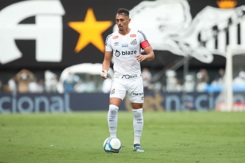 Diego Pituca será um dos titulares que estará em campo no duelo do Santos contra o Sport.