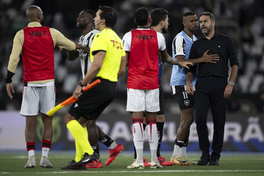 Botafogo, Vitória, Brasileirão