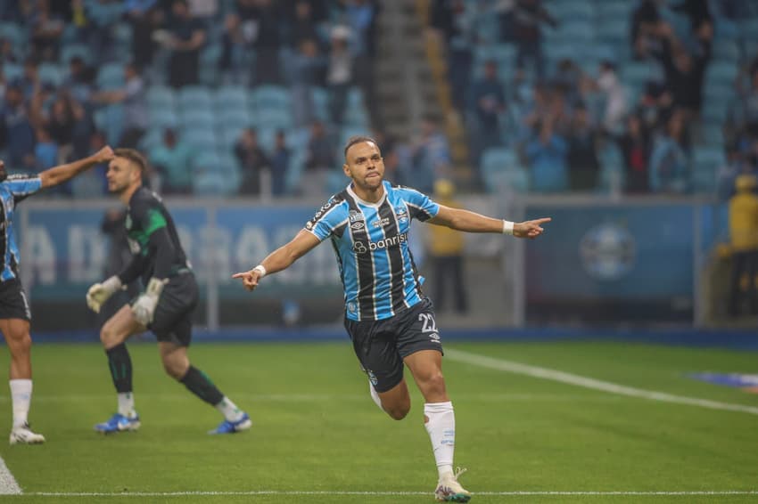 Braithwaite, do Grêmio, comemora seu gol contra Juventude, na Arena do Grêmio pelo Campeonato Brasileiro 2024