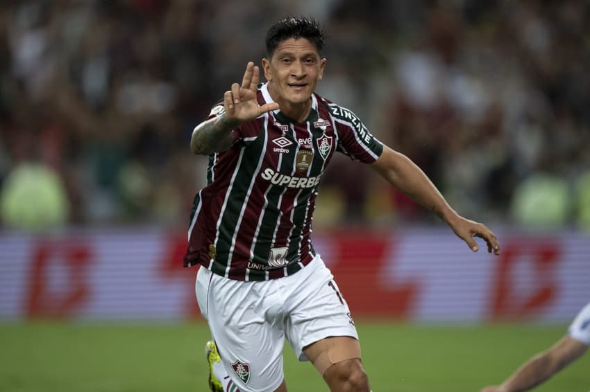 Cano comemora gol de empate do Fluminense com o Fortaleza no Maracanã