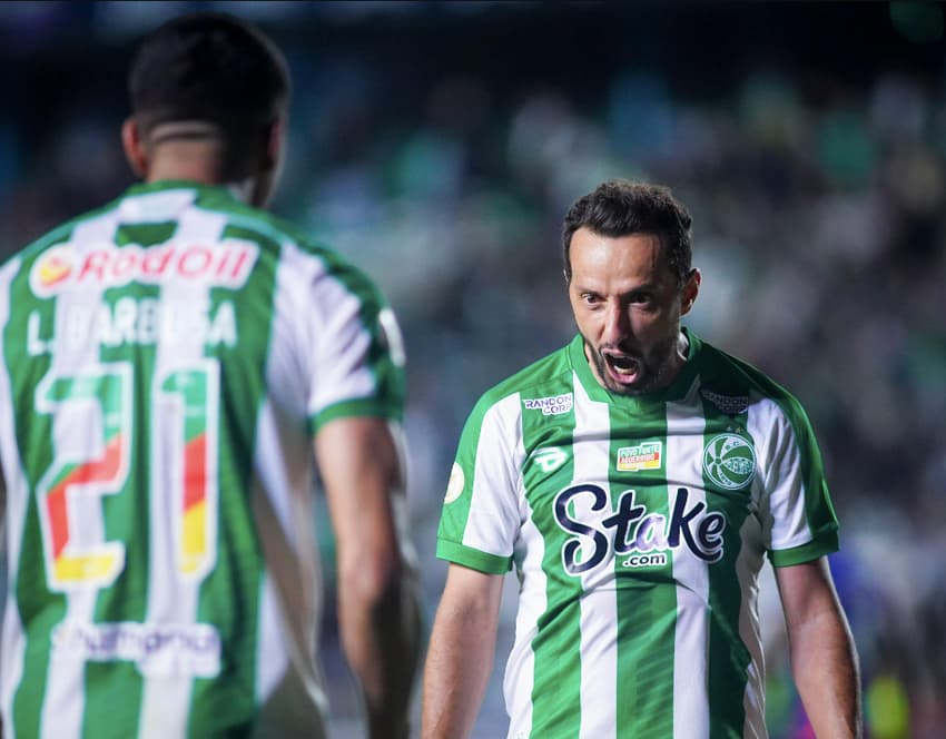 Nenê concedeu assistência para primeiro gol do Juventude (Foto: Fernando Alves/ECJ)