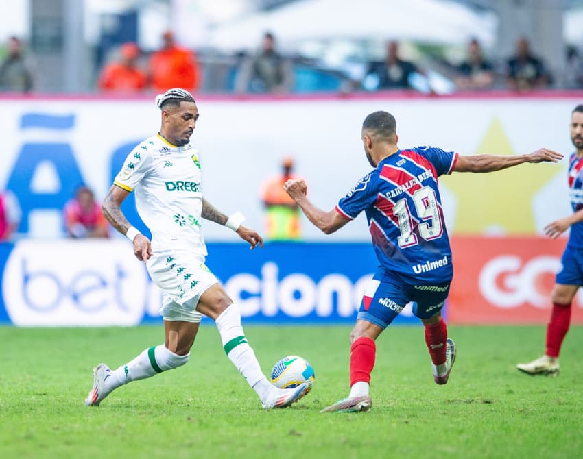 Cuiabá e Bahia fazem duelo pelo Brasileirão