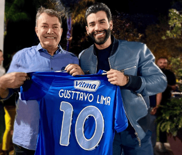 Gusttavo Lima com o dono da SAF do Cruzeiro, Pedrinho