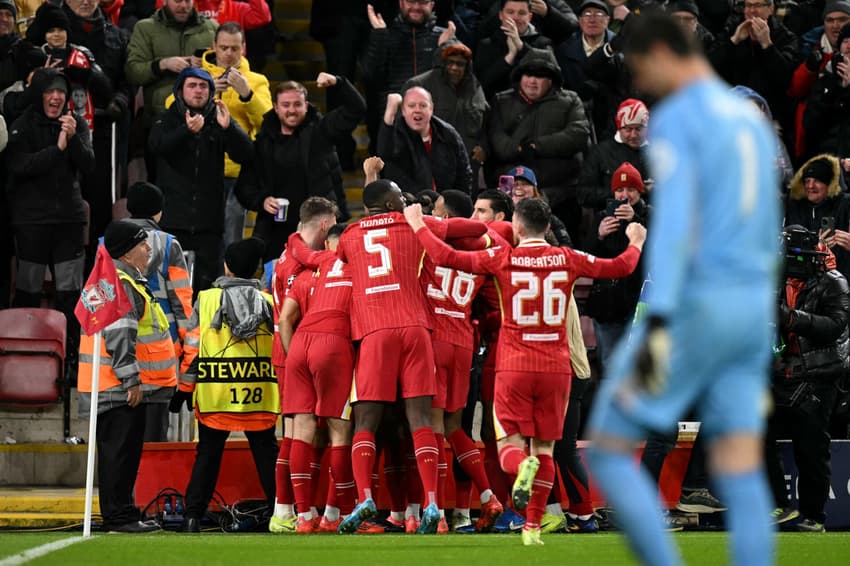 Jogadores do Liverpool comemoram gol contra o Real Madrid pela Champions