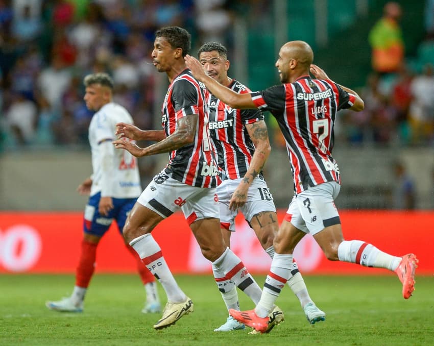 Luiz Gustavo é peça-chave no meio do São Paulo.