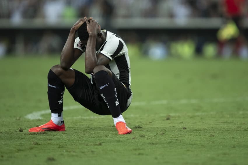 Luiz Henrique lamenta empate contra o Criciúma no Maracanã