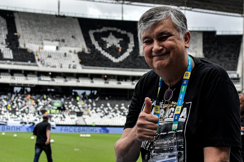 Presidente do Botafogo, Durcésio Mello antes de jogo válido pelo Brasileirão