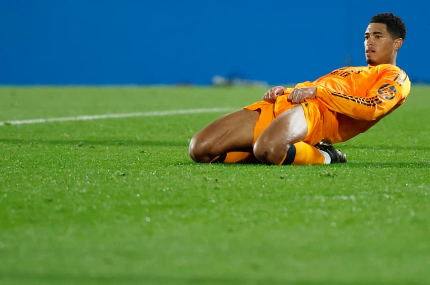 Bellingham comemora gol pelo Real Madrid (Foto: Oscar del Pozo/AFP)