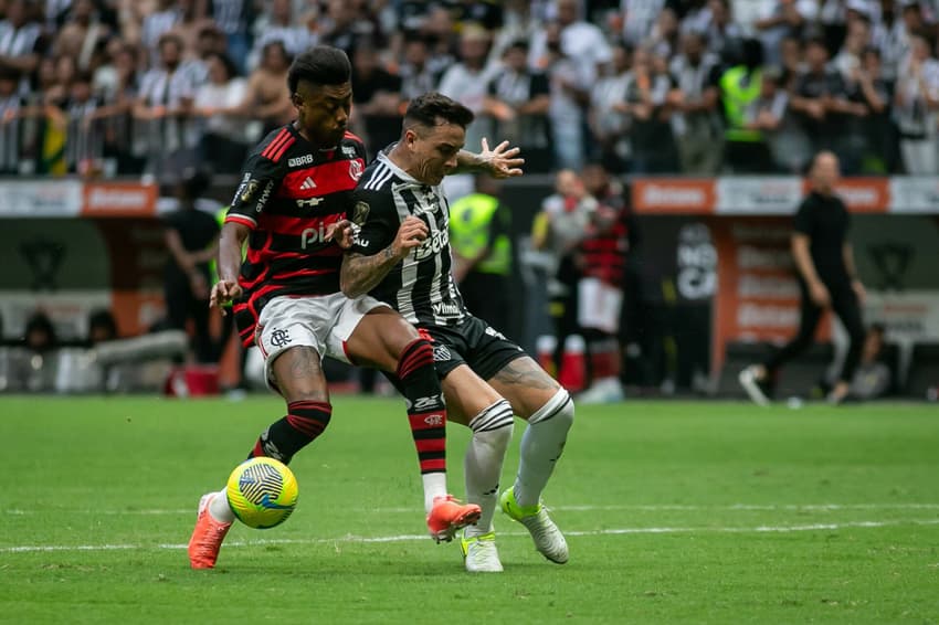 Flamengo x Atlético-MG se enfrentam pelo Campeonato Brasileiro após decisão da Copa do Brasil (Foto: Fernando Moreno/AGIF)