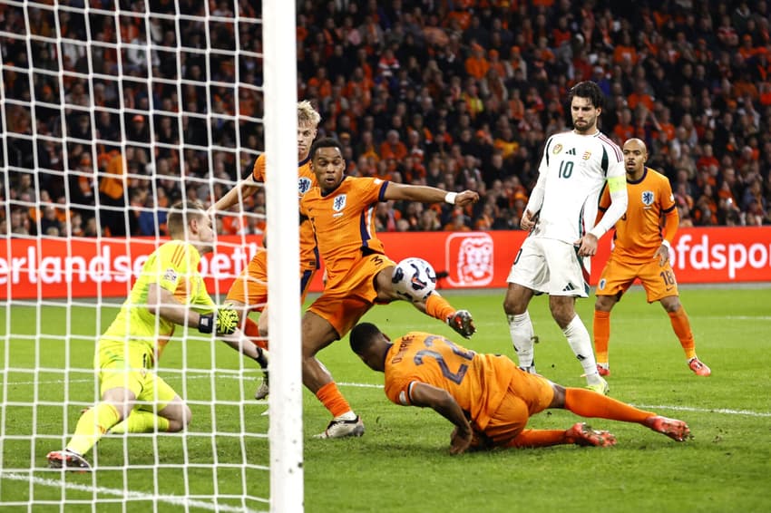 Holanda bateu a Hungria por 4 a 0, na Johan Cruyff Arena, pela quinta rodada da Liga das Nações (Foto: MAURICE VAN STEEN / ANP / AFP)