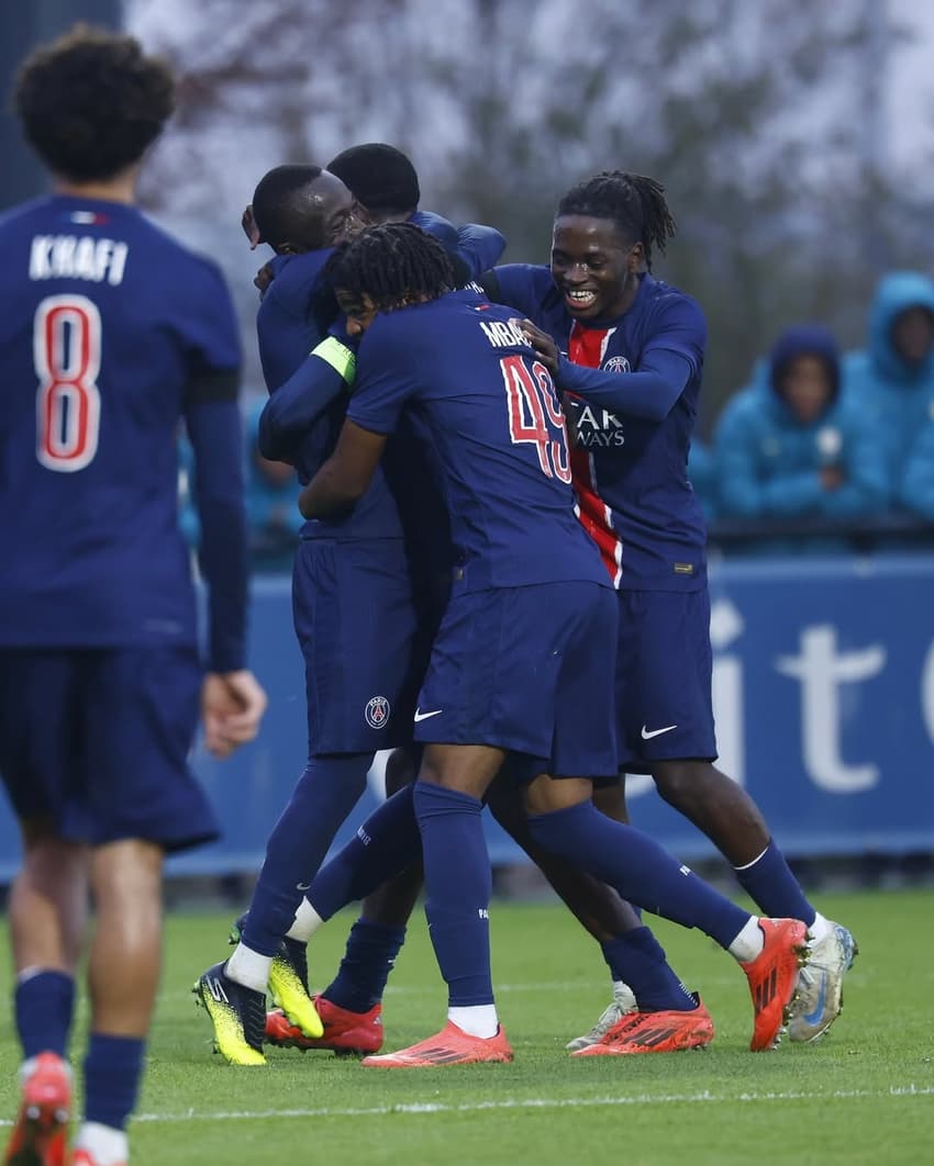 A equipe Sub-19 do PSG vem embalada de uma vitória na última rodada da UEFA Youth League (Foto: Reprodução/Instagram)