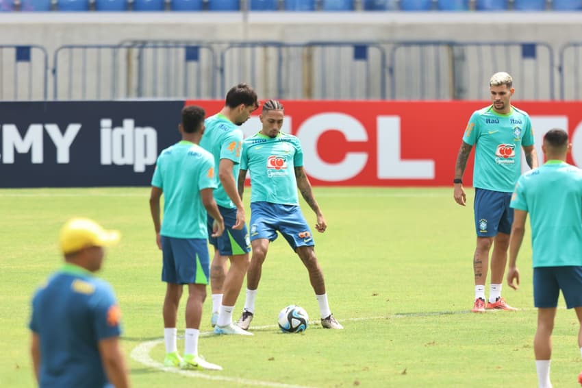 A Seleção Brasileira encerrou sua preparação para encarar o Uruguai; confira os destaques dos jogos de hoje (Foto: Fernando Torres/AGIF)