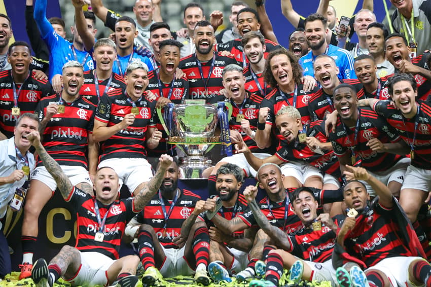 No último domingo (10), o Flamengo foi campeão da Copa do Brasil em cima do Atlético-MG; equipes voltam a se enfrentar em jogo hoje (Foto: Gilson Lobo/AGIF)