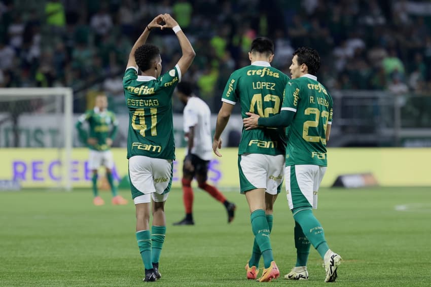 O Palmeiras encara o Atlético-GO pelo Brasileirão (Foto: Marcello Zambrana/AGIF)