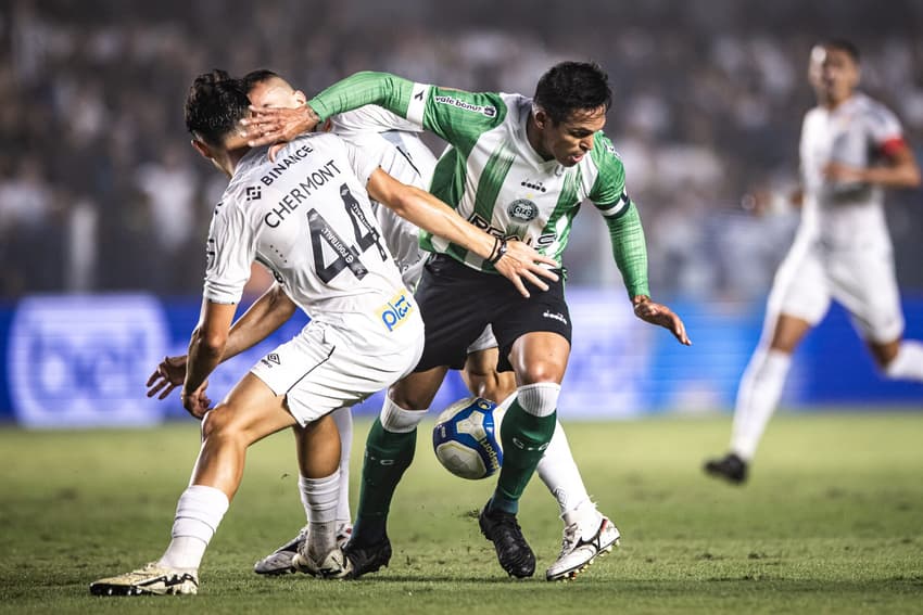 Santos e Coritiba fazem o melhor confronto desta segunda; confira os destaques dos jogos de hoje (Foto: Abner Dourado/AGIF)