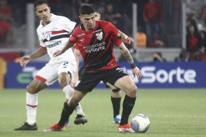 São Paulo e Athletico-PR duelam pelo Brasileirão neste sábado; confira os destaques dos jogos de hoje (Foto: Gabriel Machado/AGIF)