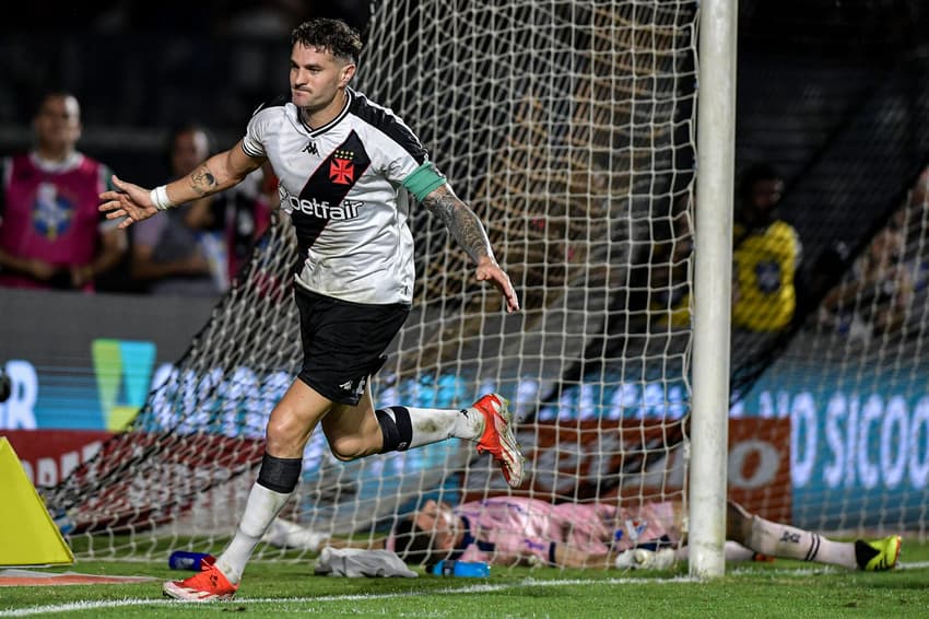 Confira as informações do jogo do Vasco (Foto: Thiago Ribeiro/AGIF)