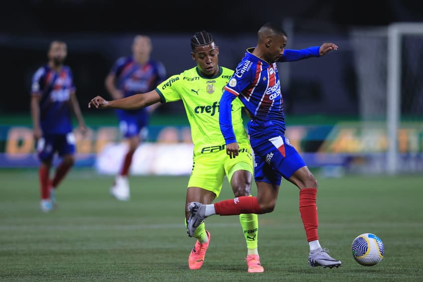 Pelo Brasileirão, o Palmeiras viaja até Salvador para jogar contra o Bahia; veja as informações da partida de hoje (Foto: Ettore Chiereguini/AGIF)